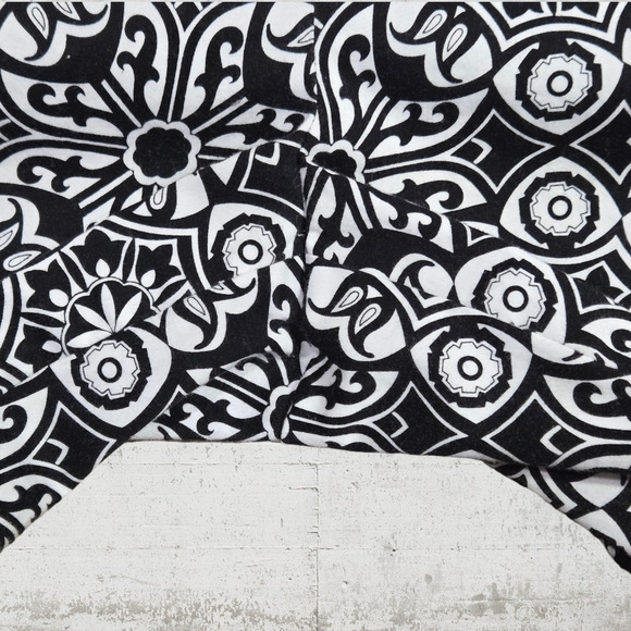 Y2K Talbots Black White Medallion Pattern Capri Cropped Pants Size 8 Petites - Picture 3 of 8